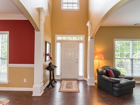 2nd image of 372 Yellowwood Dr