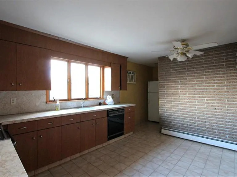 539 Main St — Photo 8