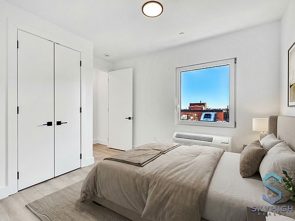 2nd image of 1181 Fulton St #5AA