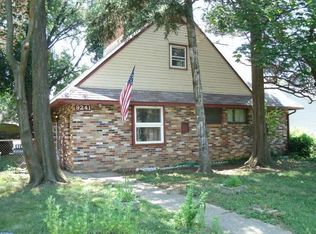9241 Wooden Bridge Rd, Philadelphia, PA 19114