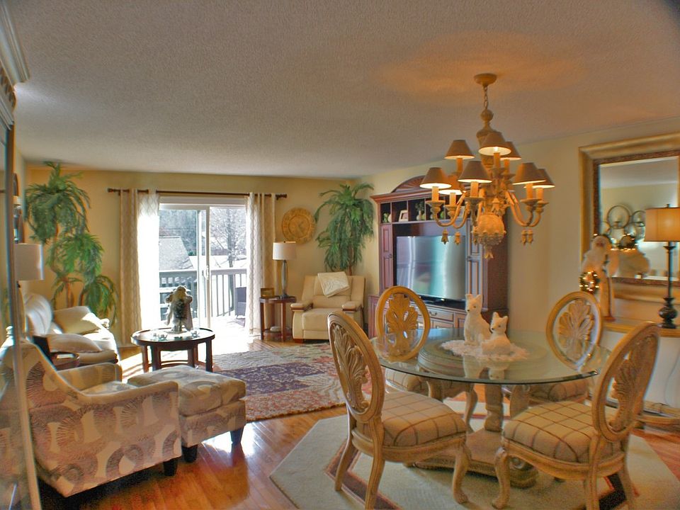 1st image of 401C Manor Dr
