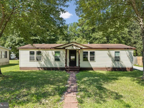 21535 Forest Run Dr, Lexington Park, MD 20653