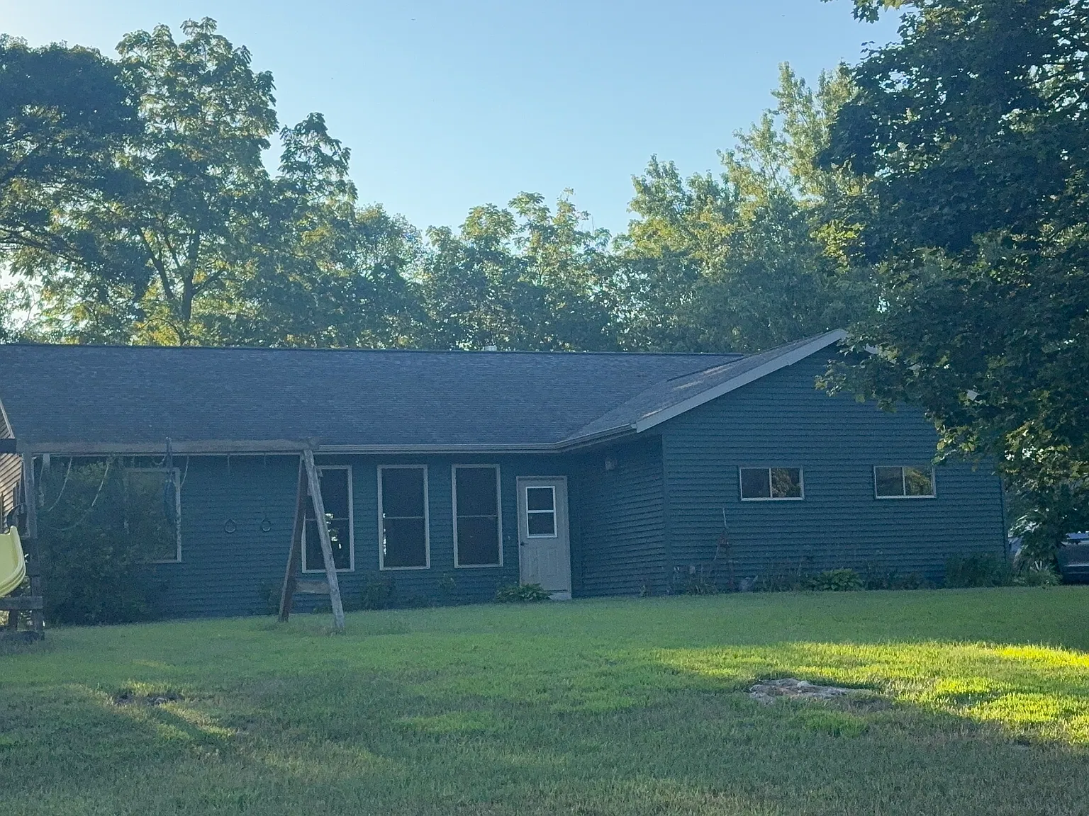 3 bed, 2.5 bath, $2,000 — Photo 2