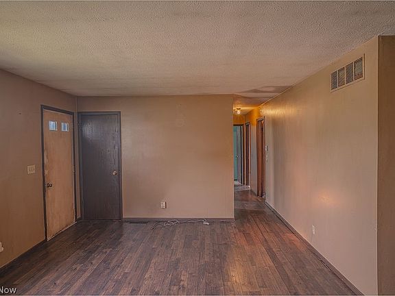 4th image of 2100 Division Street Ext