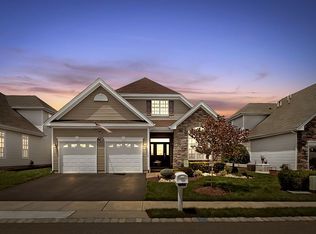 49 Ravenslake Rd, Monroe Township, NJ 08831