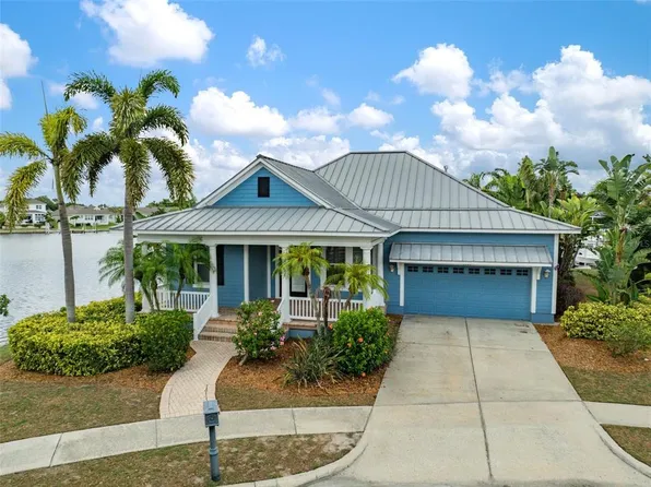 5223 Point Harbor Ln, Apollo Beach, FL 33572