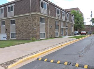 1361 Brown St APT 2A, Des Plaines, IL 60016