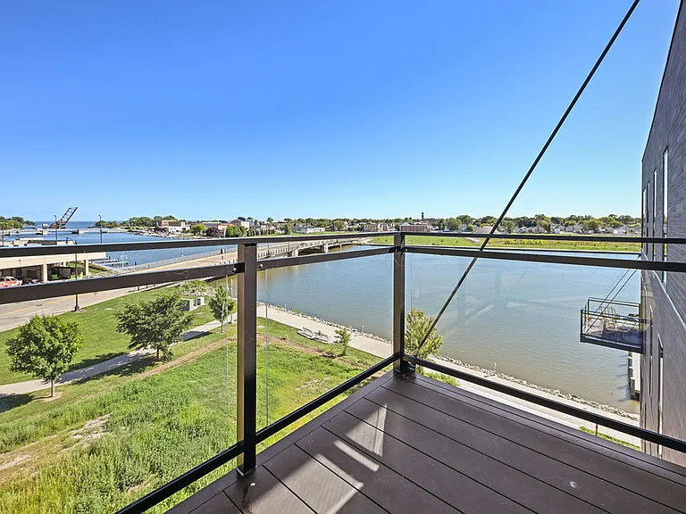 Mackson Corners Waterfront — Photo 7