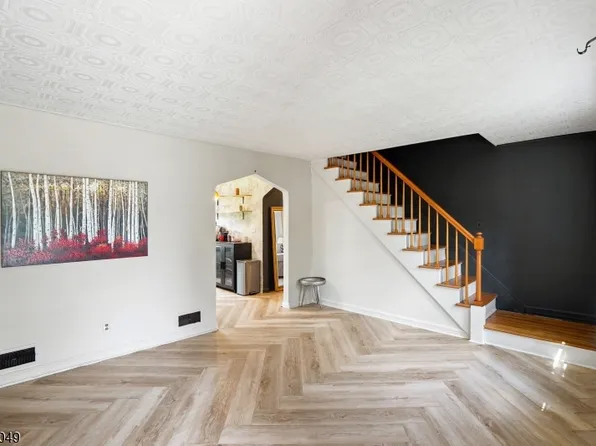 74 Starmond Ave, Clifton City, NJ 07013