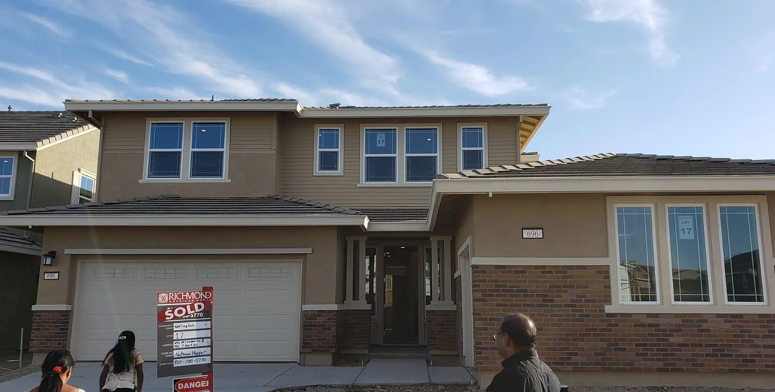 1416 Hart Ave — Photo 1
