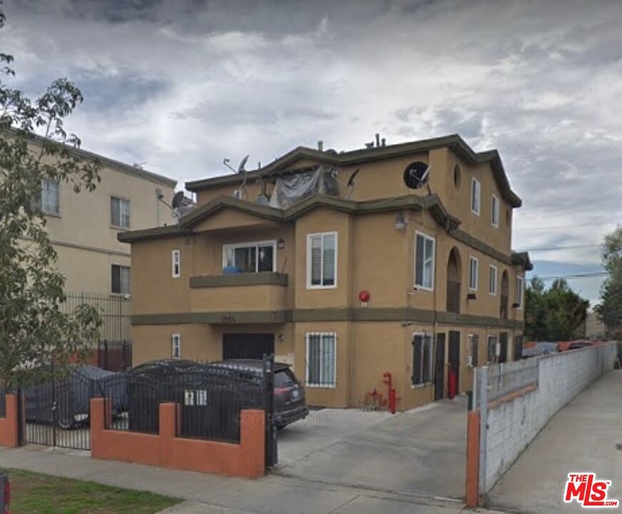 1st image of 2553 S Bronson Ave