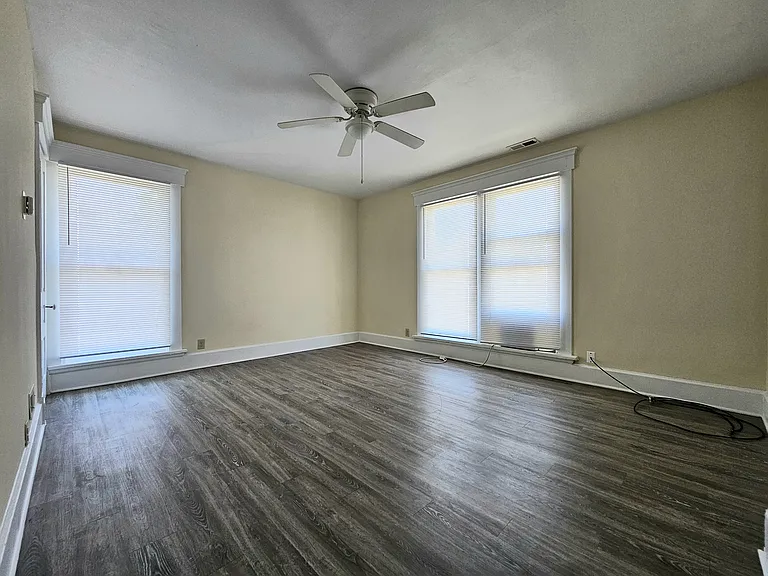 402 Burns Ave #2 — Photo 3