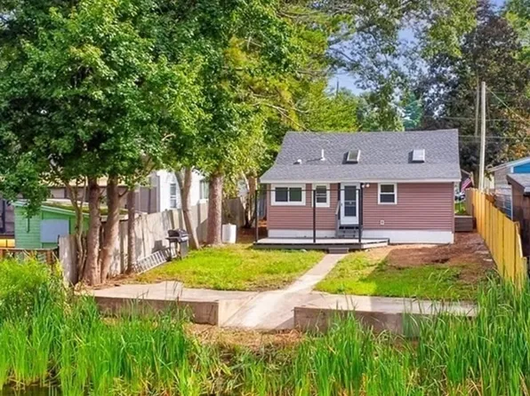 11 Sunset Rd, Norton, MA 02766