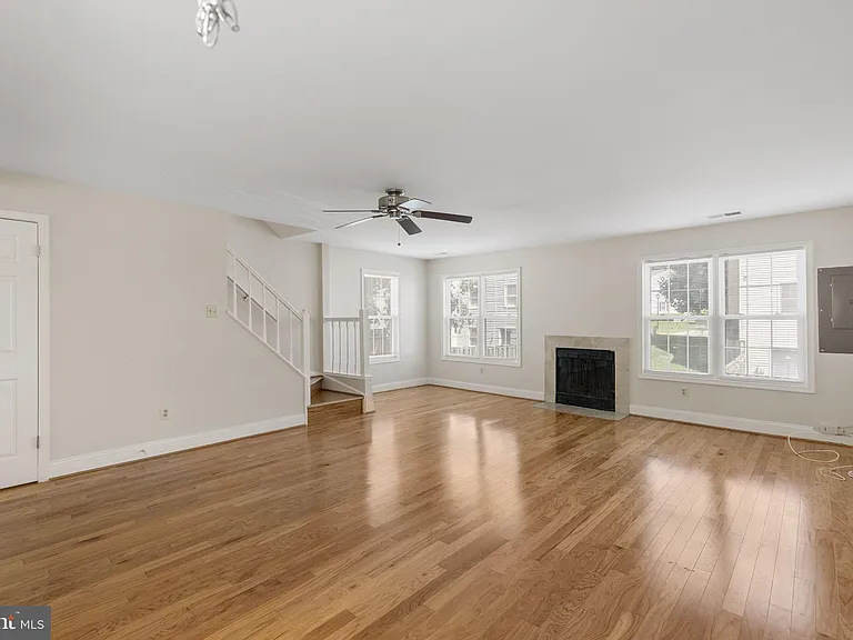 124 Barnsfield Ct #216 — Photo 14