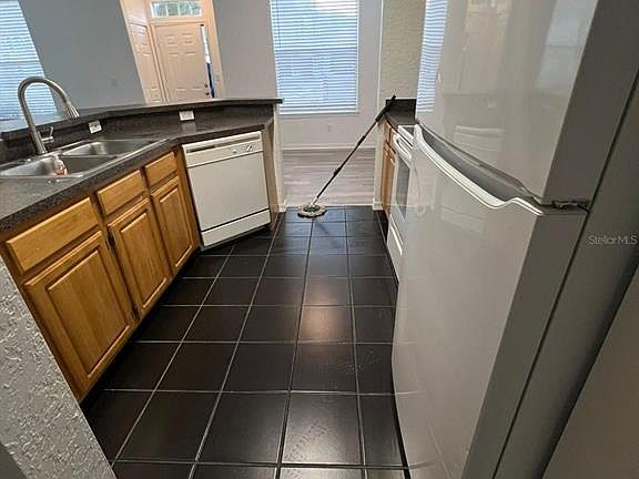 3rd image of 5963 Westgate Dr APT 1414