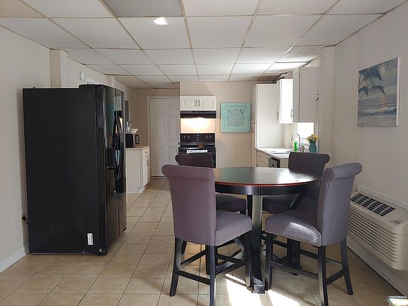 5th image of 112 NW 5th St #1