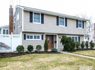 280 N Syracuse Ave, Massapequa, NY 11758