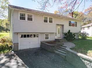 75 Highland St, Townsend, MA 01469