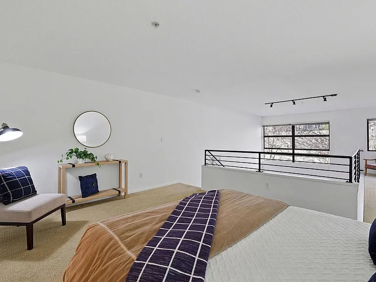 400 N 1st St #111 — Photo 7