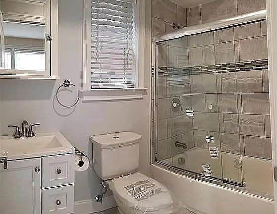 5th image of 4713 Broadway #1