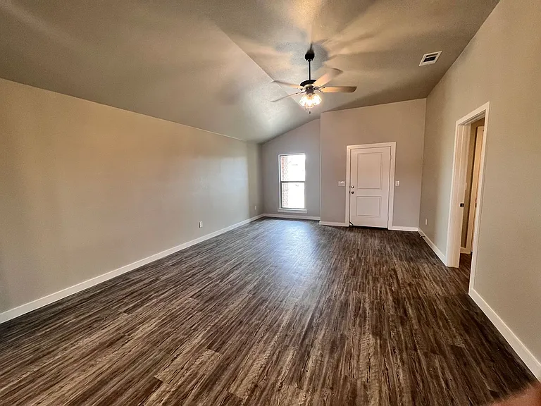 3207 Abbeville Ave — Photo 2