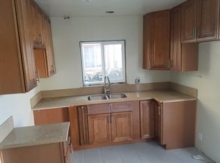 7404 Vineland Ave, Sun Valley, CA 91352