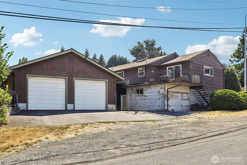 2nd image of 13004 Ambaum Boulevard SW