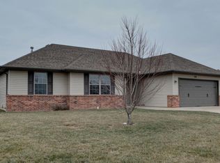 703 W Lexington Cir, Clever, MO 65631