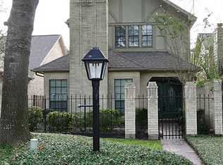 6721 Tournament Dr, Houston, TX 77069