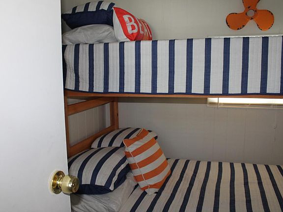 Guest bedroom