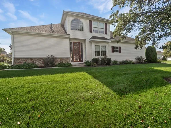 3000 Oak Hills Dr, Northampton, PA 18067