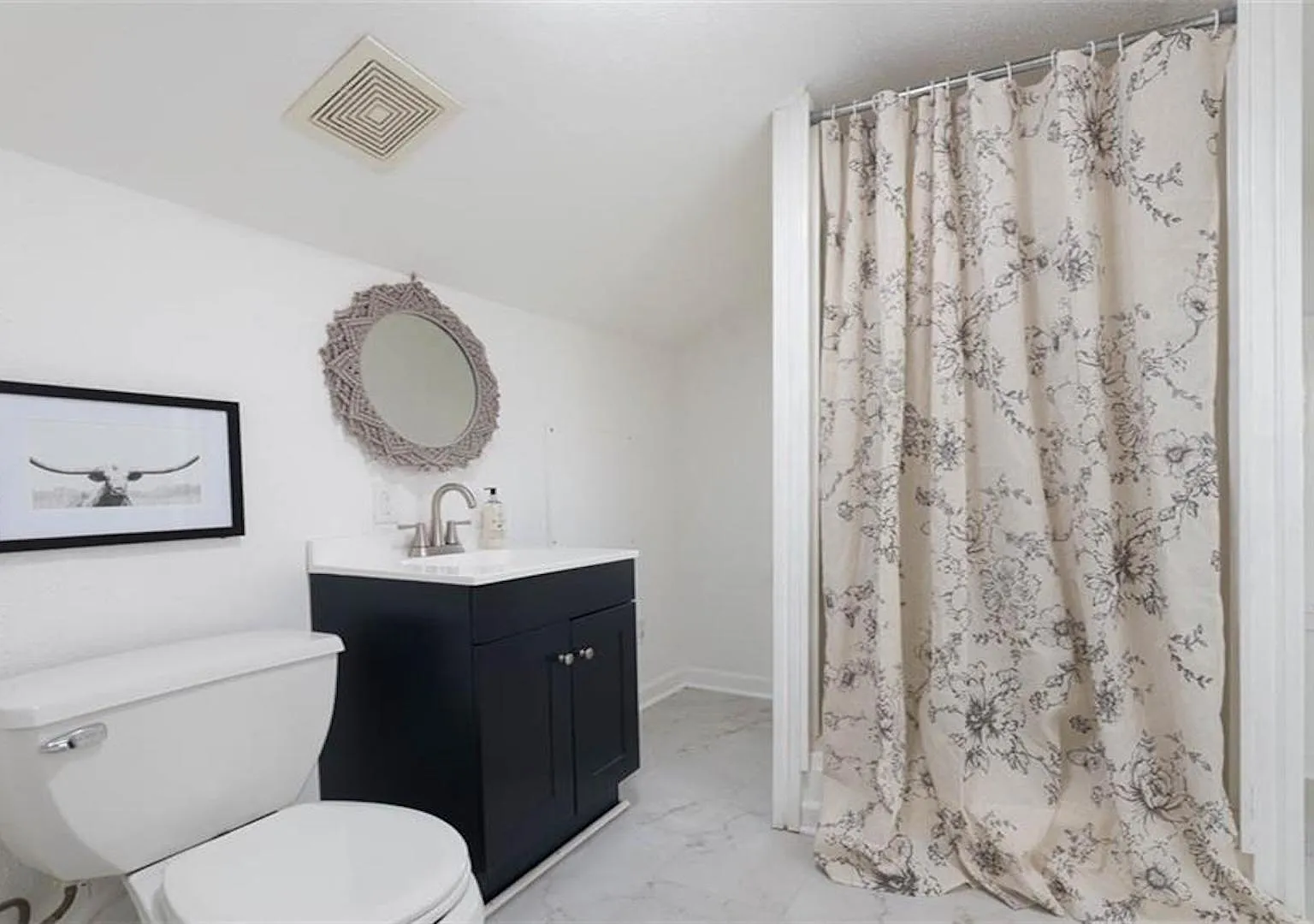 2 bed, 2.0 bath, 1904 sqft, $1,222 — Photo 2