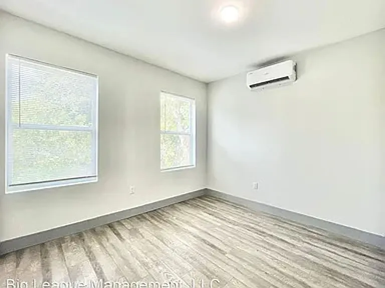 8261 NE 3rd Ave — Photo 5