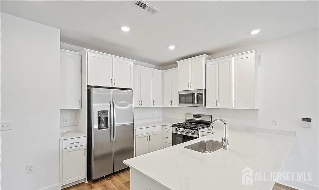 Building Photo - 28310 Radford Ct