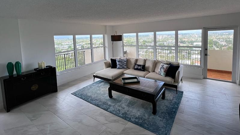 1st image of 3200 Port Royale Dr N #17