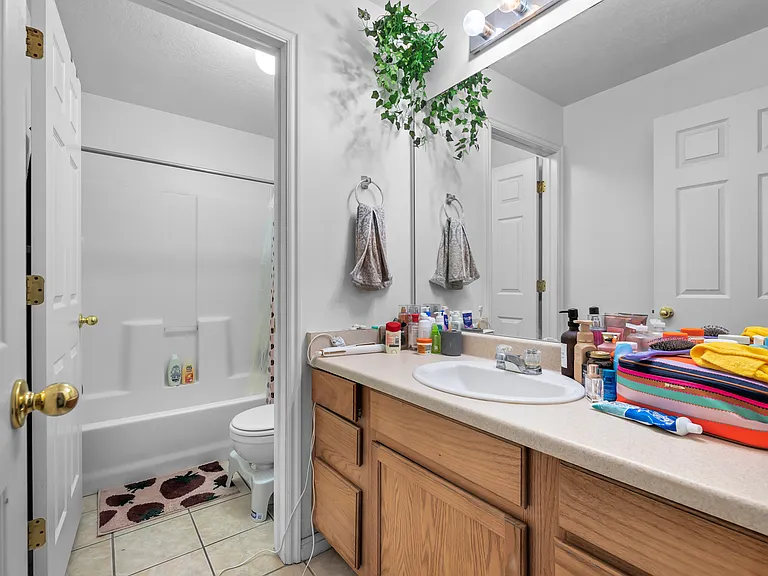567 N University Ave #210 — Photo 11