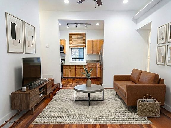 2nd image of 2128 35th St APT 1G