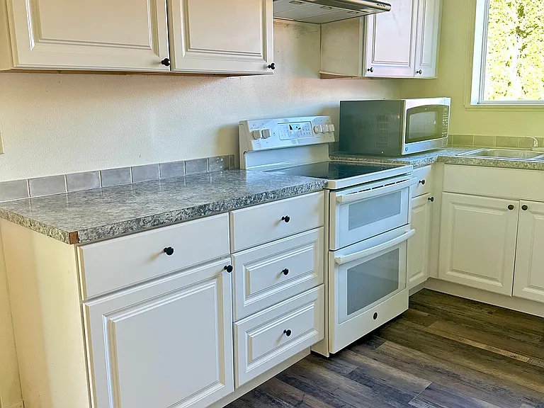530 Front St #2 — Photo 1