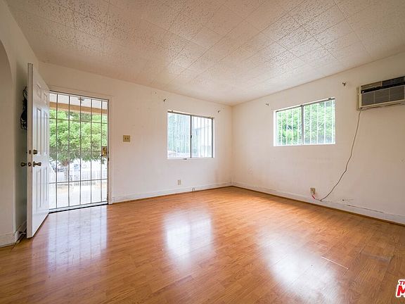 4th image of 2418 W Avenue 33