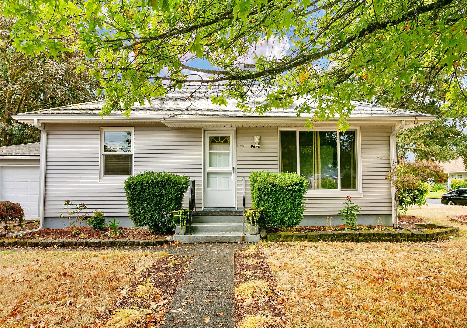 3 Bed 2 Bathroom with yard in Lakewood! — Photo 1