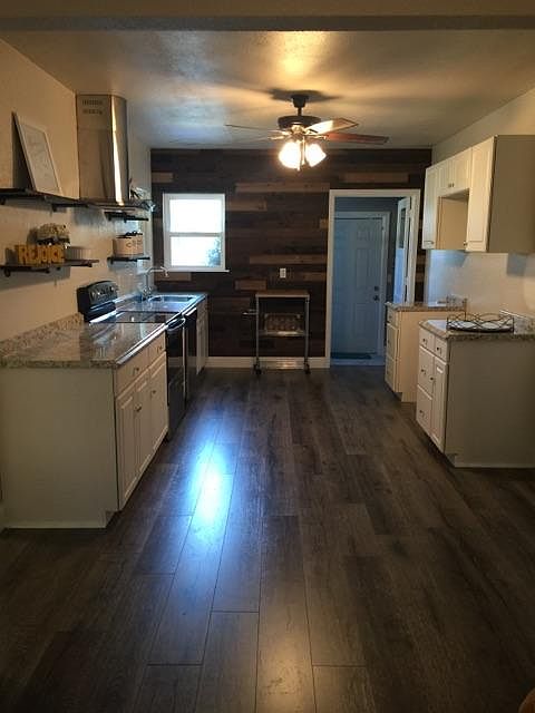 2nd image of 409 Riverside Ave