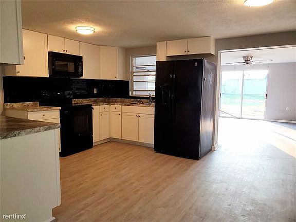 5th image of 3112 Justine Ave