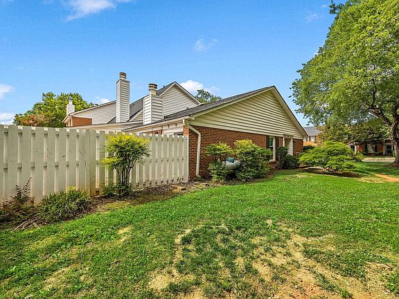 4th image of 106 Buckstone Ln