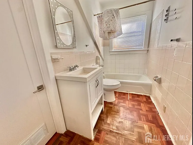 121 Kossuth St #2 — Photo 6