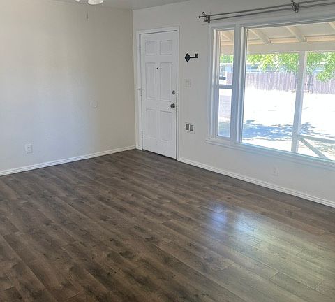 2nd image of 5727 61st St
