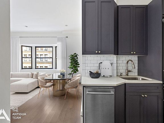 5th image of 152 E 35th St APT 3A