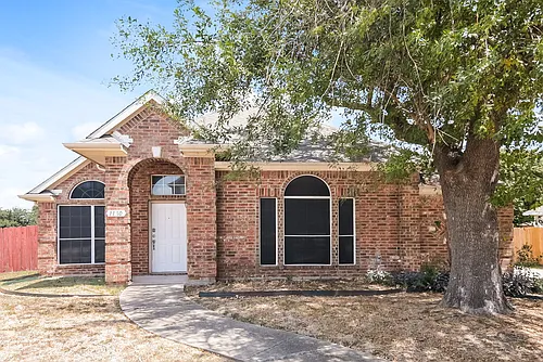 1110 Pin Oak Ln Photo 1