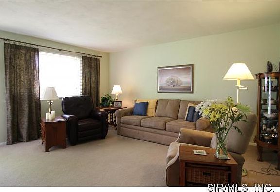4th image of 2719 Angela Dr