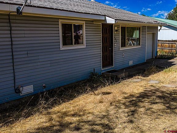 3rd image of 795 NW Cedar Avenue