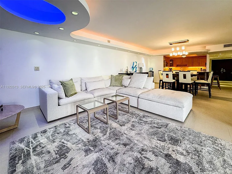 8877 Collins Ave #809 — Photo 8